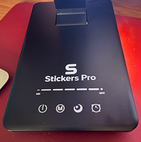 Pegatinas de metal personalizadas blancas sobre lámpara